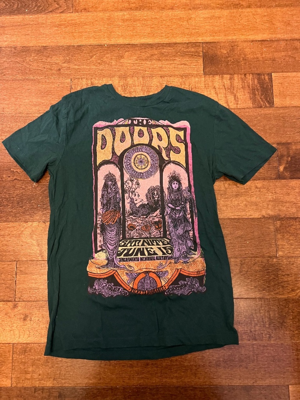 Old Navy Dark Green Graphic Short Sleeve Tee with Multicolor Print